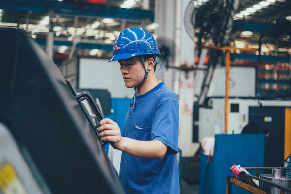 曾夢想當(dāng)廚師，卻成數(shù)控車工大師