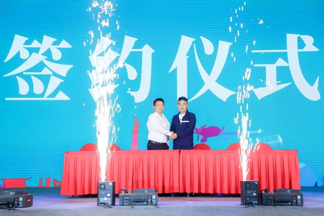 “機(jī)甲盛宴”長沙展圓滿收官！山河智能展區(qū)亮點(diǎn)精彩回顧